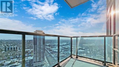 #2426 -7161 Yonge St, Markham, ON -  With View