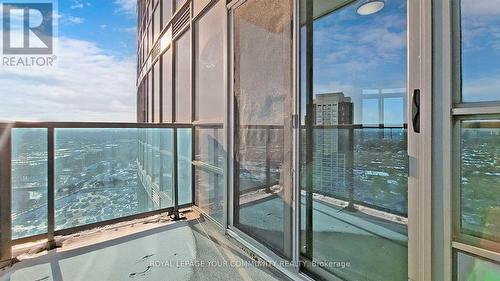 #2426 -7161 Yonge St, Markham, ON - Indoor Photo Showing Other Room