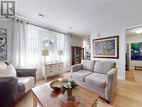#405 -243 Ruttan Terr, Cobourg, ON - Indoor Photo Showing Living Room