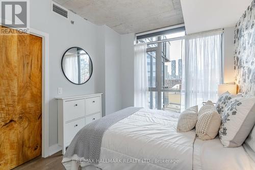 401 - 90 Trinity Street, Toronto, ON - Indoor Photo Showing Bedroom
