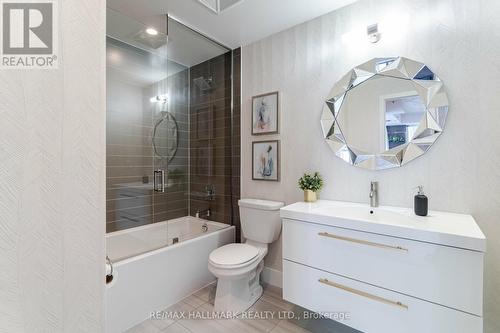 401 - 90 Trinity Street, Toronto, ON - Indoor Photo Showing Bathroom