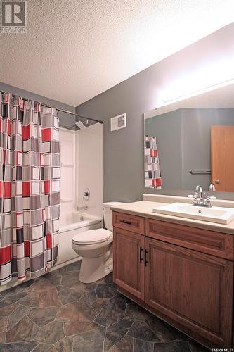9 Garry Place, Yorkton, SK - Indoor Photo Showing Bathroom