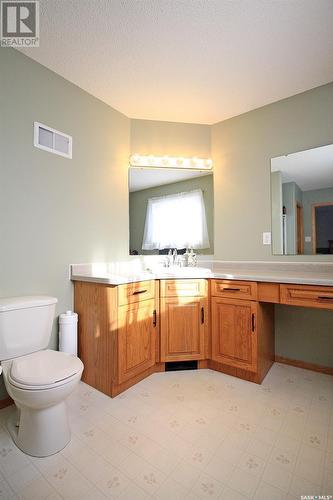 9 Garry Place, Yorkton, SK - Indoor Photo Showing Bathroom