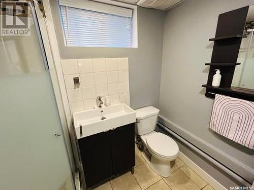 2209 Pasqua Street, Regina, SK - Indoor Photo Showing Bathroom