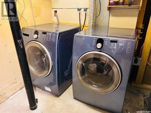 2209 Pasqua Street, Regina, SK - Indoor Photo Showing Laundry Room
