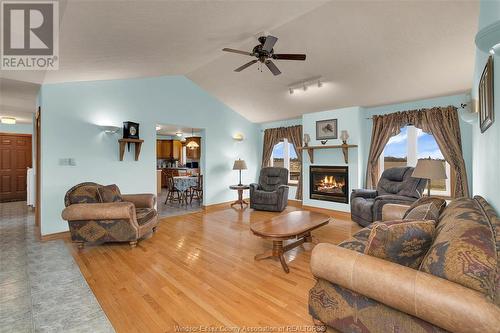 6802 6Th Concession Rd N, Amherstburg, ON - Indoor Photo Showing Living Room With Fireplace