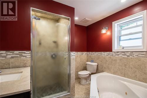 2482 Lloyd George Boulevard, Windsor, ON - Indoor Photo Showing Bathroom