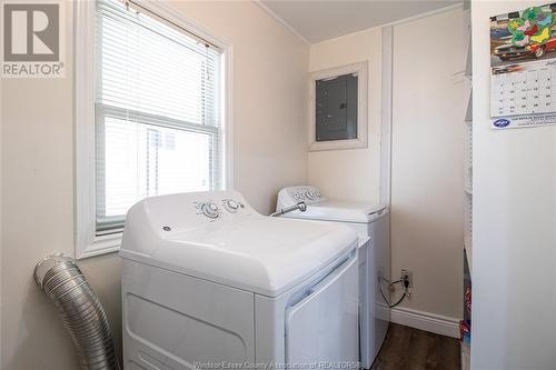 2482 Lloyd George Boulevard, Windsor, ON - Indoor Photo Showing Laundry Room