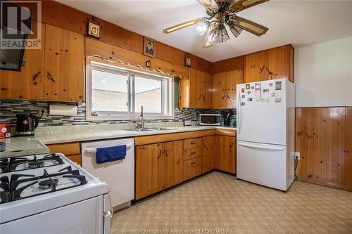 2482 Lloyd George Boulevard, Windsor, ON - Indoor Photo Showing Kitchen With Double Sink