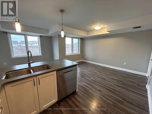 A25 - 350 Fisher Mills Road Road S, Cambridge, ON - Indoor Photo Showing Kitchen With Double Sink