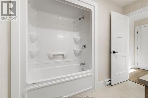 134 Ernest St, Dieppe, NB - Indoor Photo Showing Bathroom