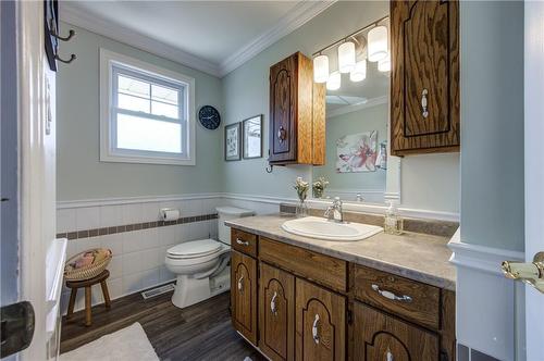 7544 Rainbow Crescent, Niagara Falls, ON - Indoor Photo Showing Bathroom