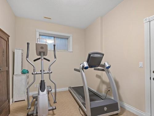 7551 Tronson Road, Vernon, BC - Indoor Photo Showing Gym Room