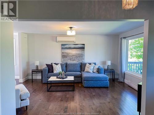 100 Westmount Blvd, Moncton, NB - Indoor Photo Showing Living Room