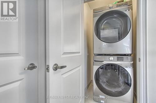 1340 Blackmore St, Innisfil, ON - Indoor Photo Showing Laundry Room
