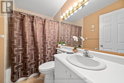 #309 -4 Heritage Way, Kawartha Lakes, ON - Indoor Photo Showing Bathroom