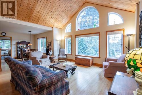 7448 River Road, Palmer Rapids, ON - Indoor Photo Showing Living Room