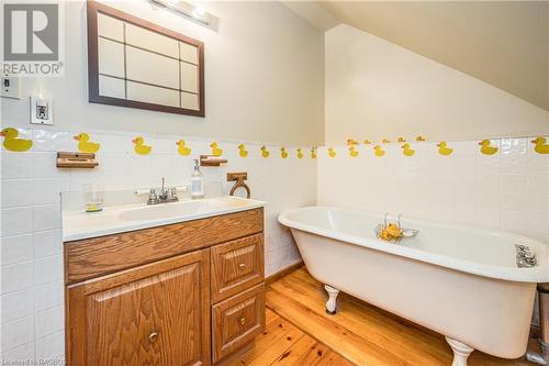 443 Centre Diagonal Road, South Bruce Peninsula, ON - Indoor Photo Showing Bathroom