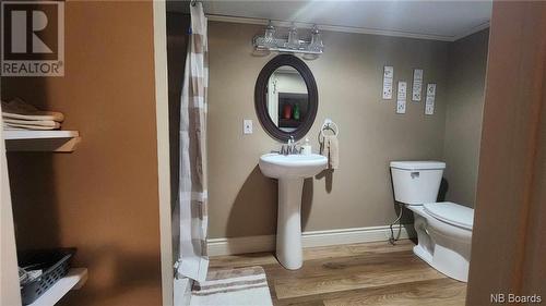 468 Rue Acadie, Beresford, NB - Indoor Photo Showing Bathroom
