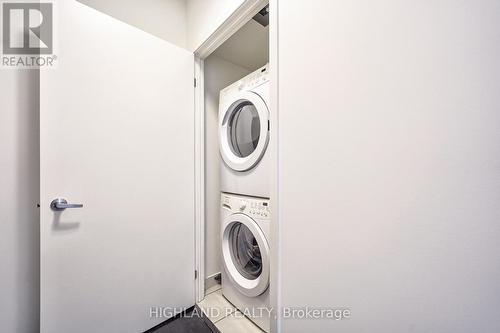 #1905 -365 Prince Of Wales Dr, Mississauga, ON - Indoor Photo Showing Laundry Room