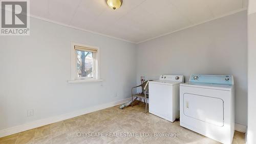 39 Woodward Avenue, Brampton, ON - Indoor Photo Showing Laundry Room