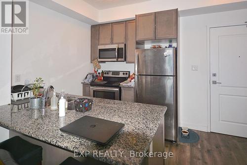 #213 -125 Shoreview Pl, Hamilton, ON - Indoor Photo Showing Kitchen