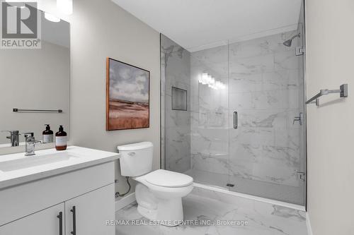 6925 Royal Magnolia Avenue E, London, ON - Indoor Photo Showing Bathroom