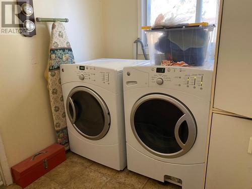 229 9Th  S Avenue, Creston, BC - Indoor Photo Showing Laundry Room