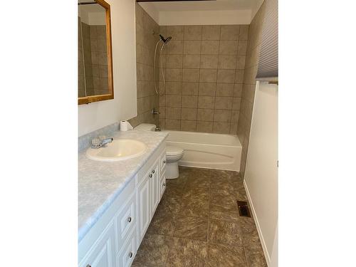 230 Buchanan Street, Kimberley, BC - Indoor Photo Showing Bathroom