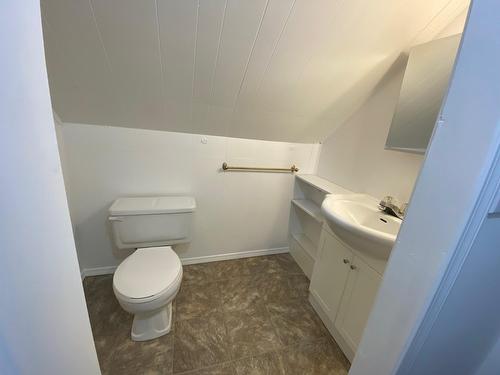 230 Buchanan Street, Kimberley, BC - Indoor Photo Showing Bathroom