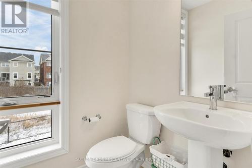 25 Lake Trail Way, Whitby, ON - Indoor Photo Showing Bathroom