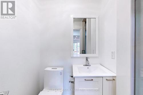 413 Carrville Road, Richmond Hill, ON - Indoor Photo Showing Bathroom