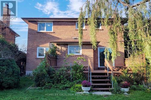 413 Carrville Rd, Richmond Hill, ON - Outdoor