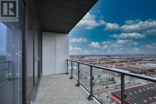 #1703 -1000 Portage Pkwy, Vaughan, ON - Outdoor With View With Exterior