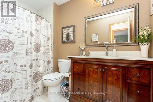78 Parkview Dr, Thames Centre, ON - Indoor Photo Showing Bathroom