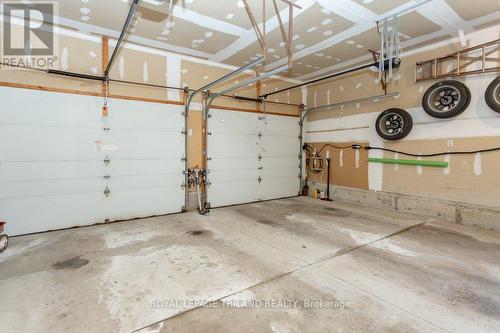 78 Parkview Dr, Thames Centre, ON - Indoor Photo Showing Garage