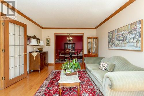 78 Parkview Dr, Thames Centre, ON - Indoor Photo Showing Living Room