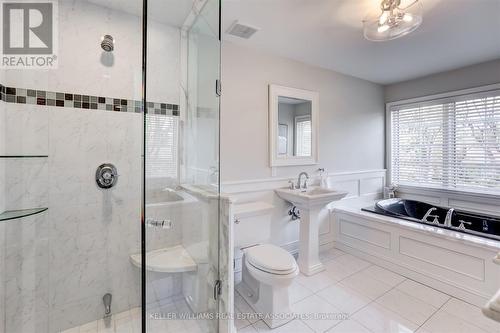 1492 Broadmoor Avenue, Mississauga, ON - Indoor Photo Showing Bathroom