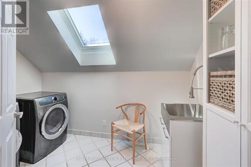 1492 Broadmoor Ave, Mississauga, ON - Indoor Photo Showing Laundry Room