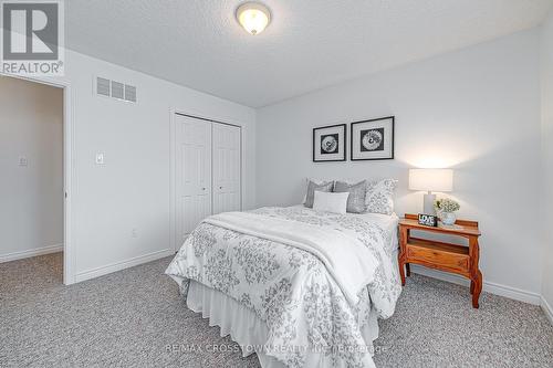 10 Henry St, Essa, ON - Indoor Photo Showing Bedroom