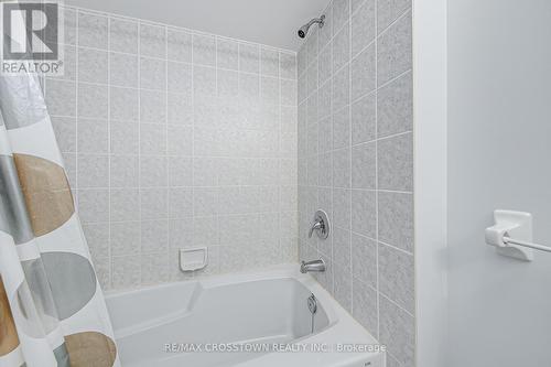 10 Henry St, Essa, ON - Indoor Photo Showing Bathroom