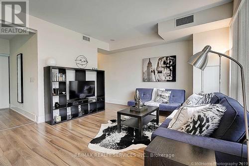 #1608 -300 Front St W, Toronto, ON - Indoor Photo Showing Living Room