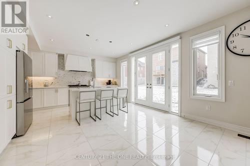 444 Seaview Heights, East Gwillimbury, ON - Indoor Photo Showing Kitchen