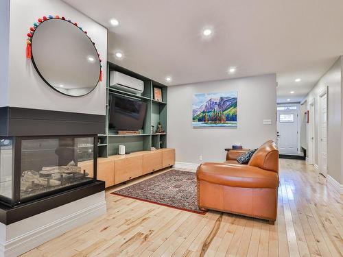 Living room - 371 Rue Argyle, Montréal (Verdun/Île-Des-Soeurs), QC - Indoor With Fireplace