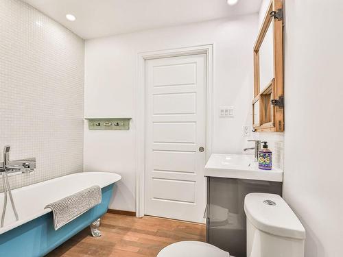 Bathroom - 371 Rue Argyle, Montréal (Verdun/Île-Des-Soeurs), QC - Indoor Photo Showing Bathroom