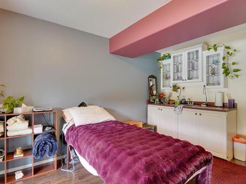 4547 Wellington Ave, Port Alberni, BC - Indoor Photo Showing Bedroom