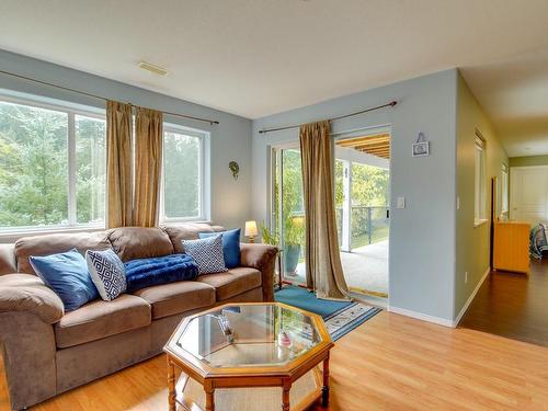 4547 Wellington Ave, Port Alberni, BC - Indoor Photo Showing Living Room