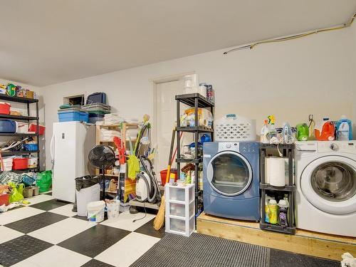 4547 Wellington Ave, Port Alberni, BC - Indoor Photo Showing Laundry Room
