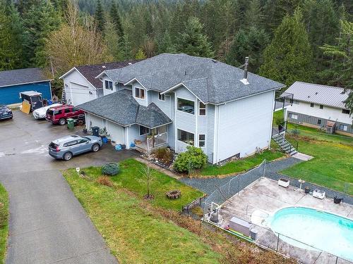 4547 Wellington Ave, Port Alberni, BC - Outdoor With In Ground Pool