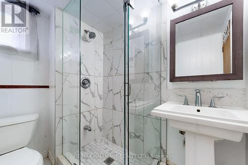 25 Honeybourne Cres, Markham, ON - Indoor Photo Showing Bathroom